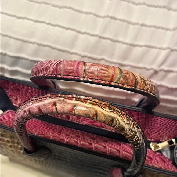 Elegant Multicolor Crocodile-Embossed Tote Bag - Picture 2 of 10